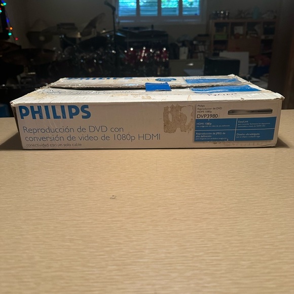 New In Box PHILIPS DVP-3980 DVD player playback with 1080p HDMI upconversion - Picture 5 of 7